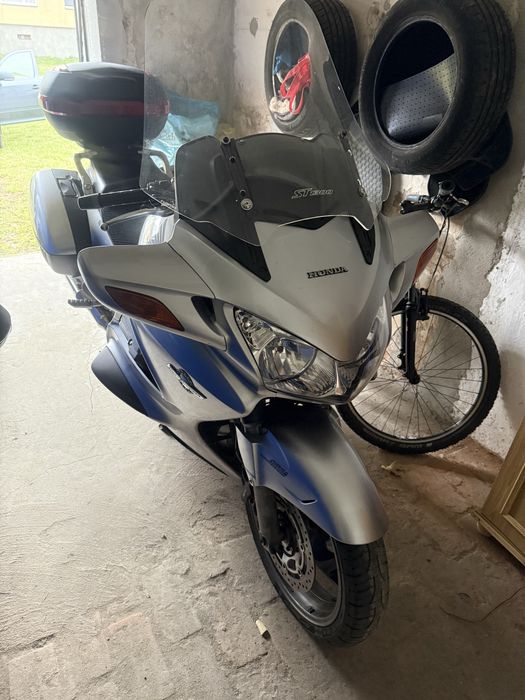 Honda St 1300 mały przebieg, lub zamienię na coś innego może być auto.