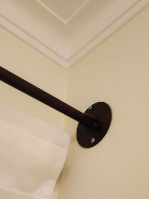 Varão para  cortinado, ferro fundido, com 2 suportes e um terminal da