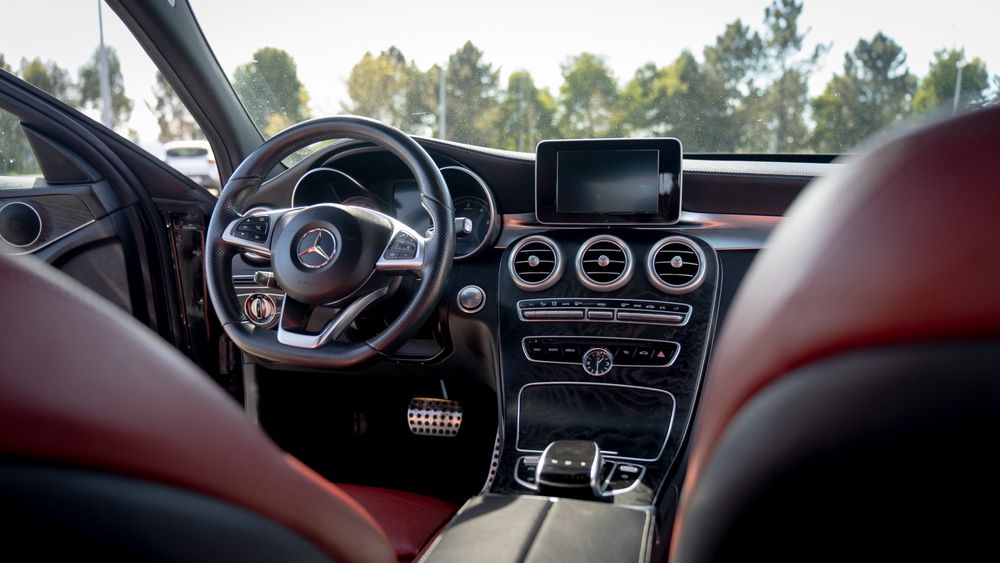 MERCEDES C200 - AMG Full Extras (Edição Especial Pack Night)