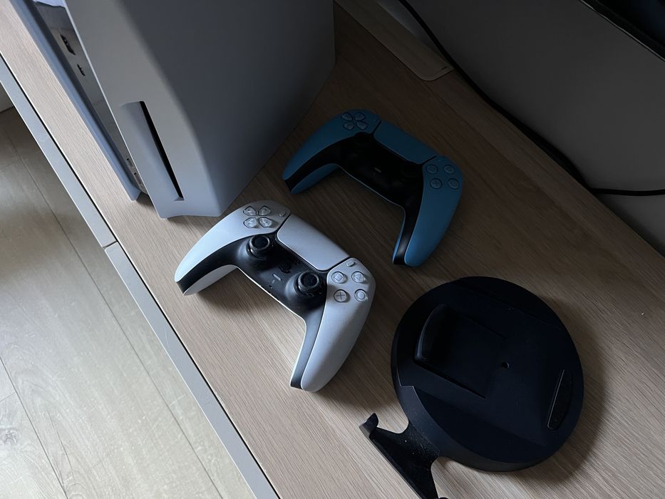 Konsola Sony PlayStation 5 z Napędem Blu-Ray 4K UHD 825gb dwa pady