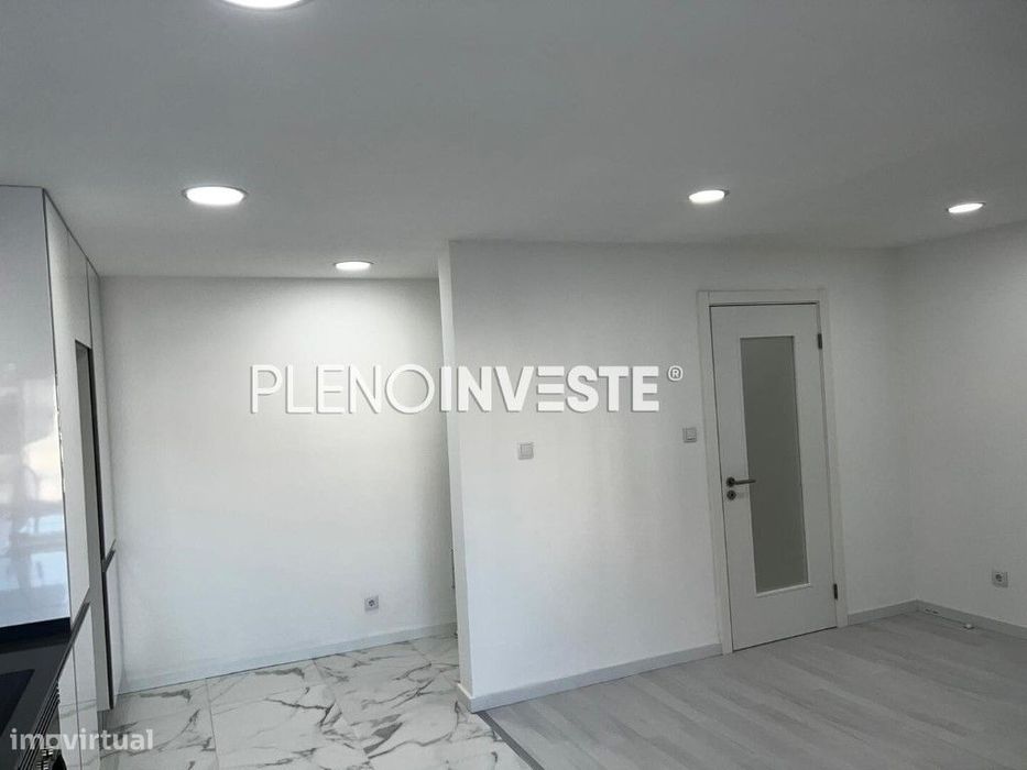 Apartamento T2 com Quintal no Laranjeiro