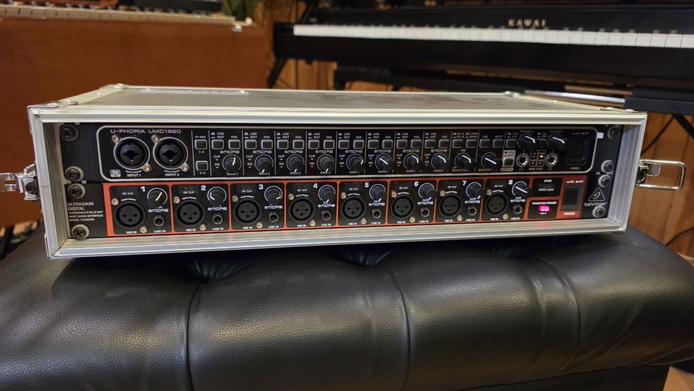 Pack Estúdio 16 Canais: Behringer UMC1820 + ADA8200 + Case Rack + Cabos (Como Novo)