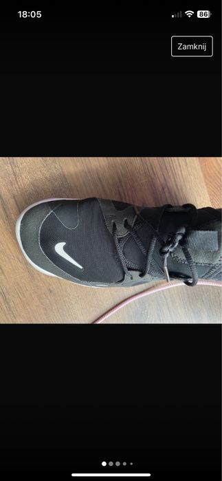 Adidasy nike material
