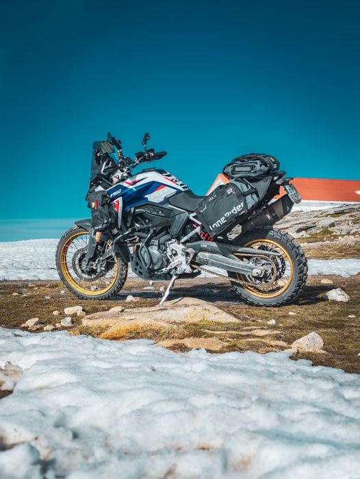 BAIXA DE PREÇO - BMW F 900 GS Trophy – Configuração Completa de Fábrica + Acessórios Aftermarket