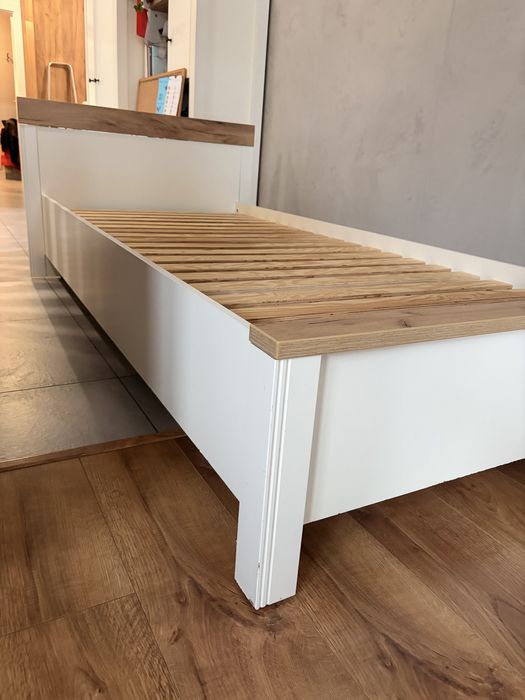 Meble do pokoju z łóżkiem