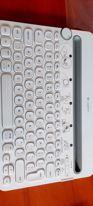 Klawiatura bezprzewodowa Logitech z bluetooth.