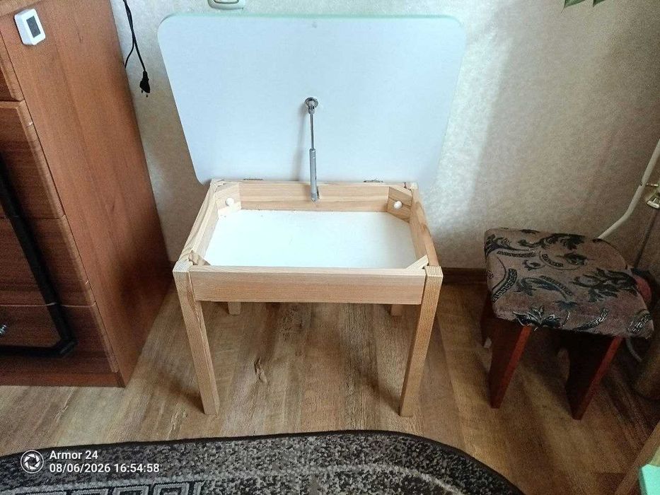 Дитячий стіл і стілець з шухлядою