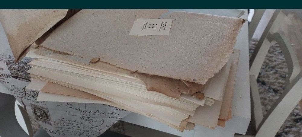 Stary papier PRL do maszyny do pisania lub drukaki
Papier biały choc c