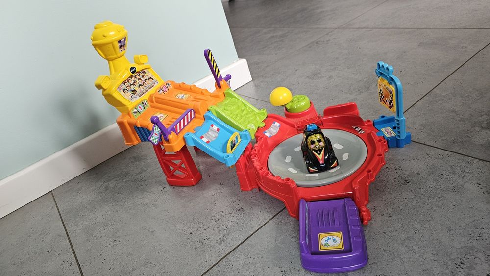 Tor wyścigowy tut tut vtech zjazd wyścigowy