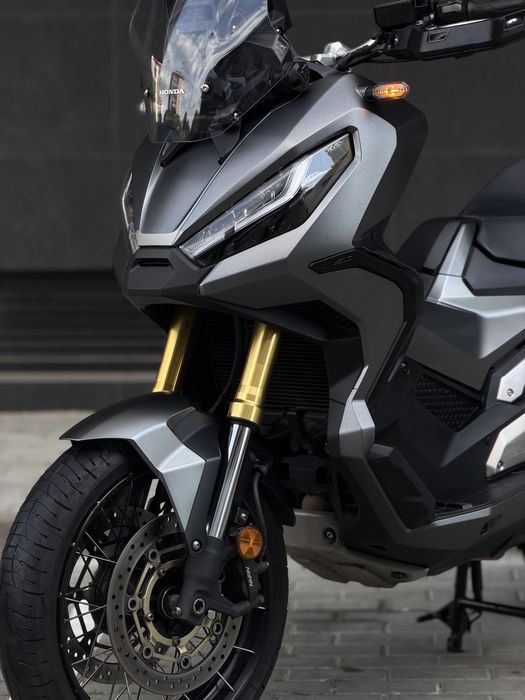HONDA X-ADV 750 - Como Nova!