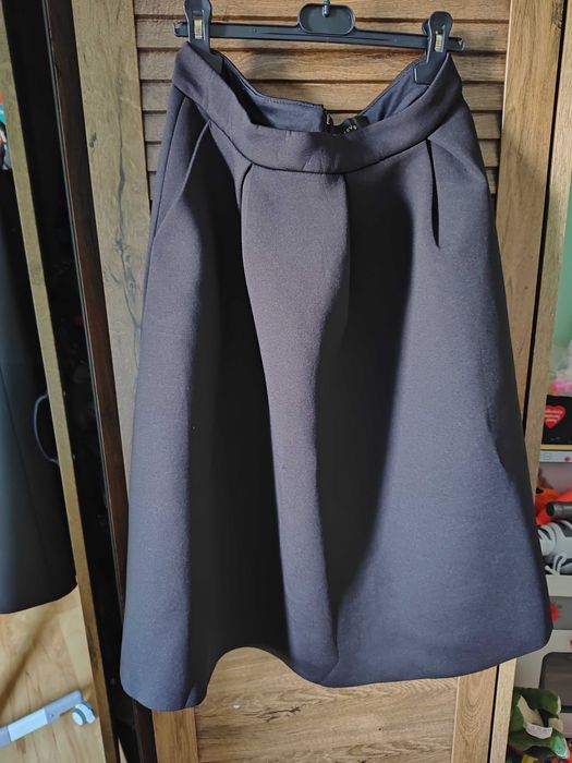 Spódnica czarna piankowa