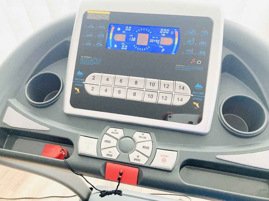 Бігова доріжка HouseFit