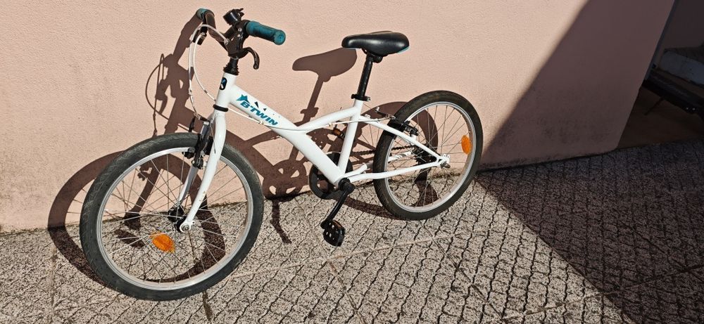 Duas bicicletas roda 26 e roda 20