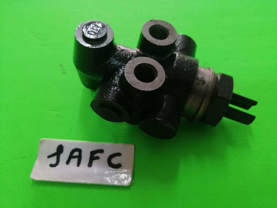 Repartidor de travão Toyota Hilux LN105 47910-35130
