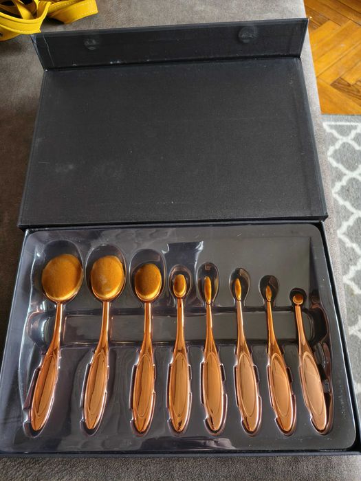 zestaw pędzli do makijażu Oriflame