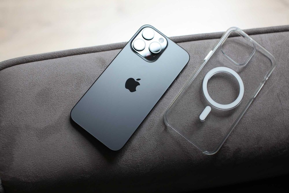 iPhone 15 Pro MAX 1TB stan idealny / Black Titanium / 90% bateria / GRATISY