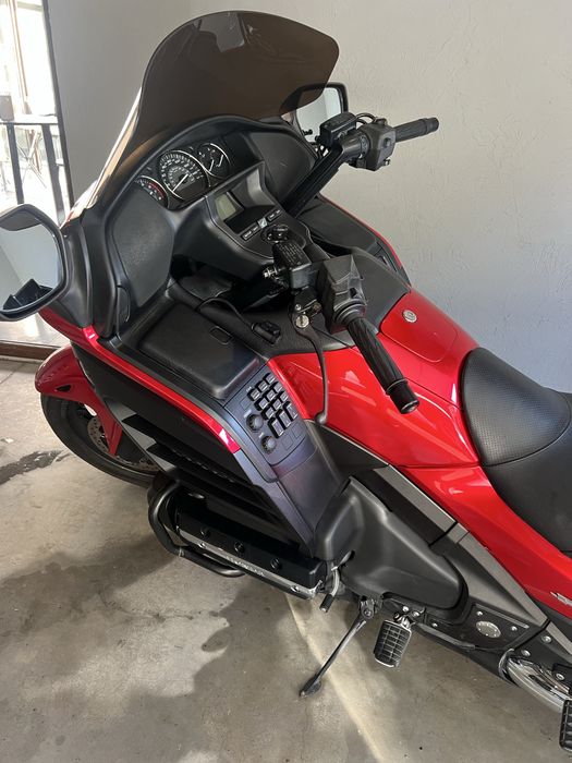Honda GL 1800Gold wing F6B