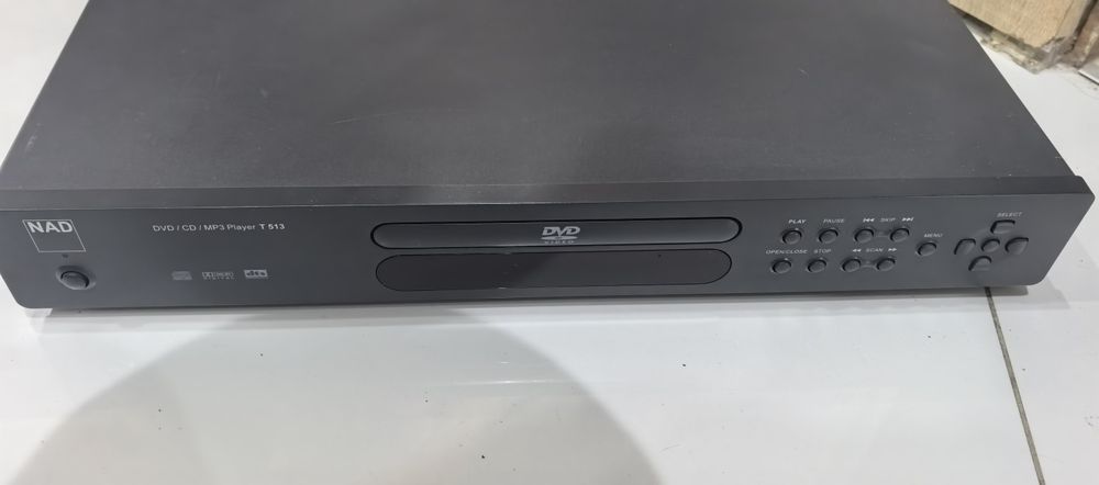 DVD    NAD.    T513