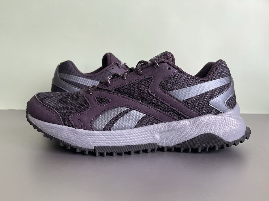 ぱぶろ様オーダー Кросівки Reebok Lavante Terrain 40,5 р: 1 800 грн. - Другие