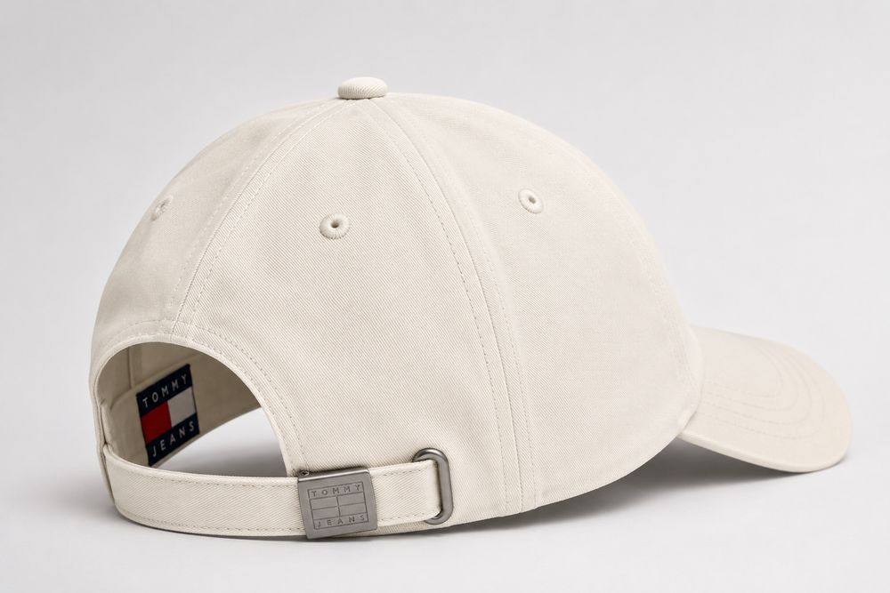 Tommy Jeans – nowa czapka z daszkiem (biała)