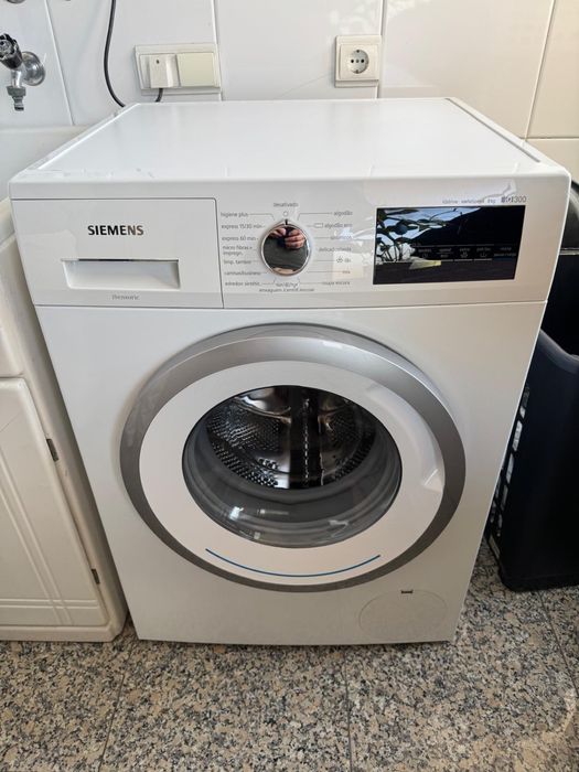 Maquina lavar roupa Siemens iQ300
