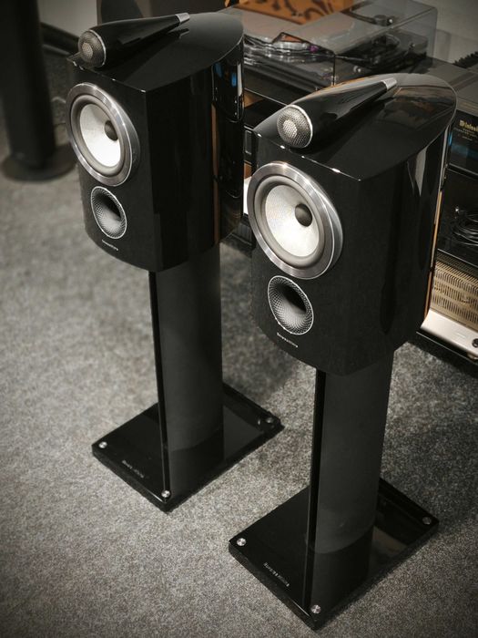Легендарна акустика Bowers & Wilkins 805 D3 (Gloss Black) + стійки