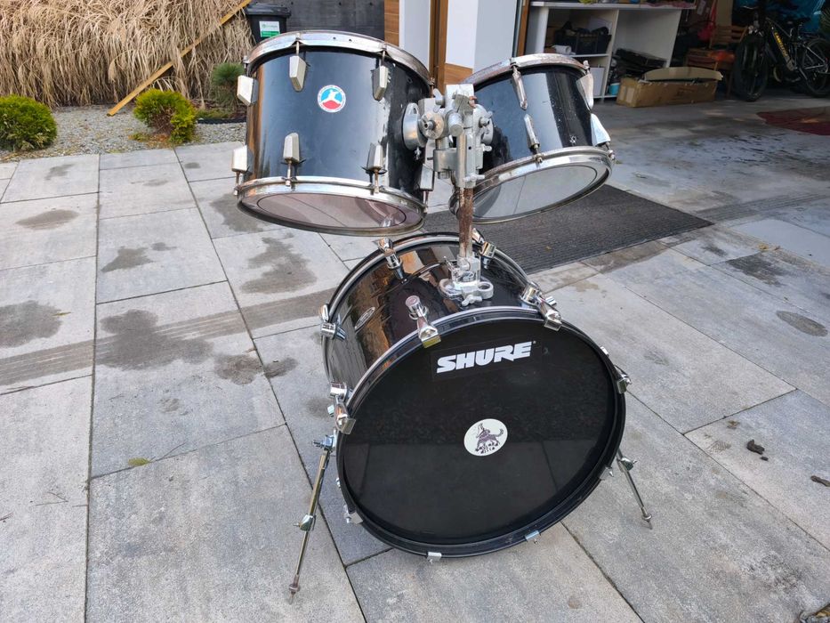 Zestaw perkusyjny centrala 22'' tom 13'' tom 14'' werbel 14''