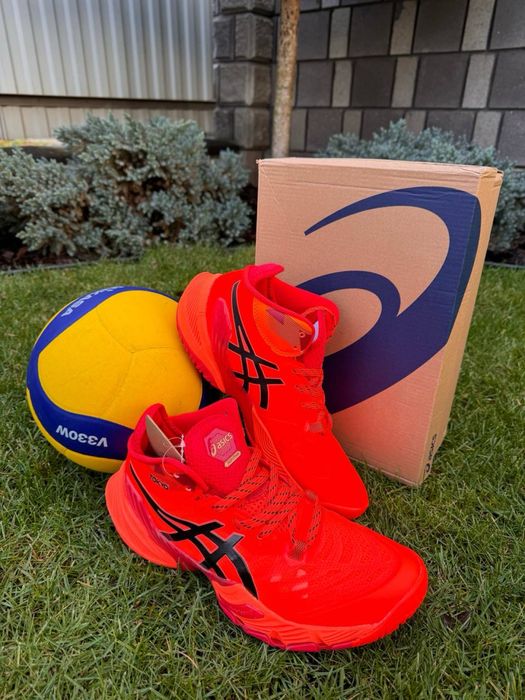 Волейбольні кросівки асікс metarise