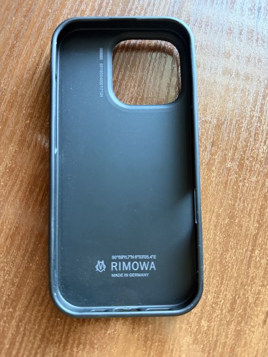 Чехол RIMOWA на Iphone 16 PRO