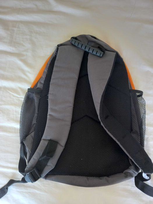 Mochila pequena - para uso escolar ou passeio