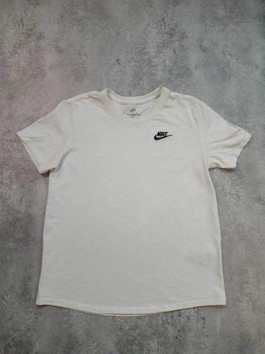 Жіноча футболка Nike Розмір S
