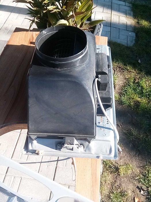 Pochłaniacz pod zabudowę.