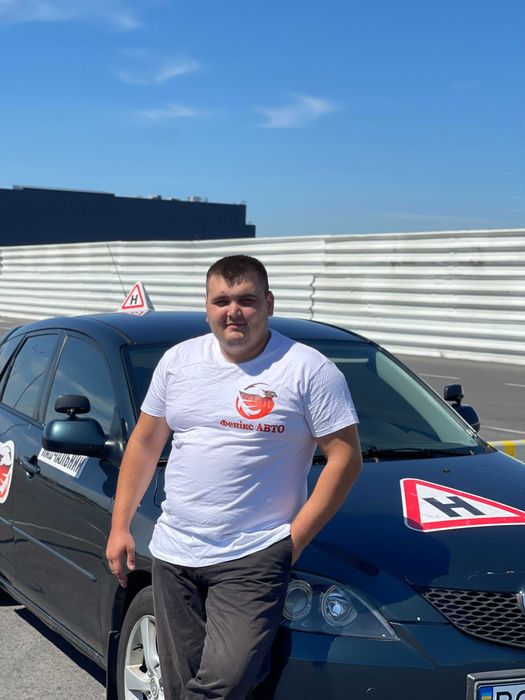 Автоінструктор Приватні уроки водіння Курси водіїв Львів Навчання з 0