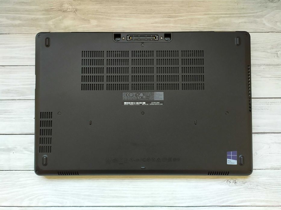 Dell Latitude E5570 FHD i7-6820HQ/8GB/250GB/AMD Radeon R7 M370 2GB