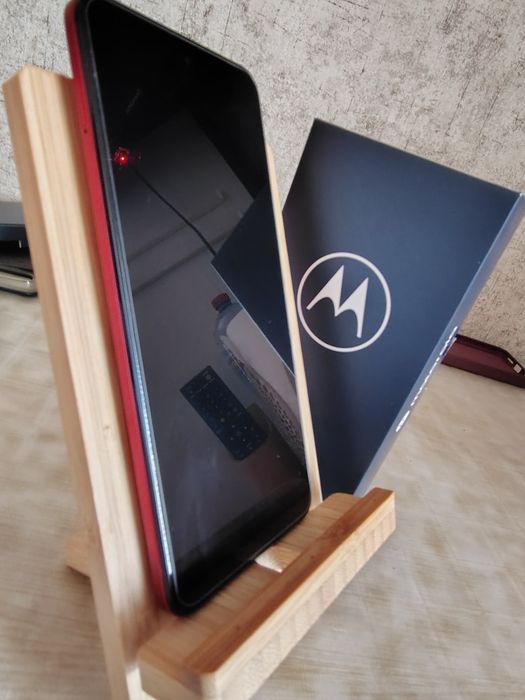 Смартфон Моторола g32
