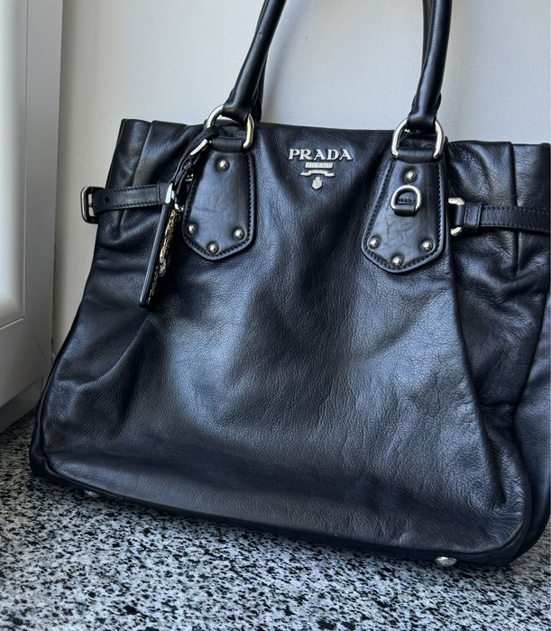Вінтажна шкіряна сумка Prada