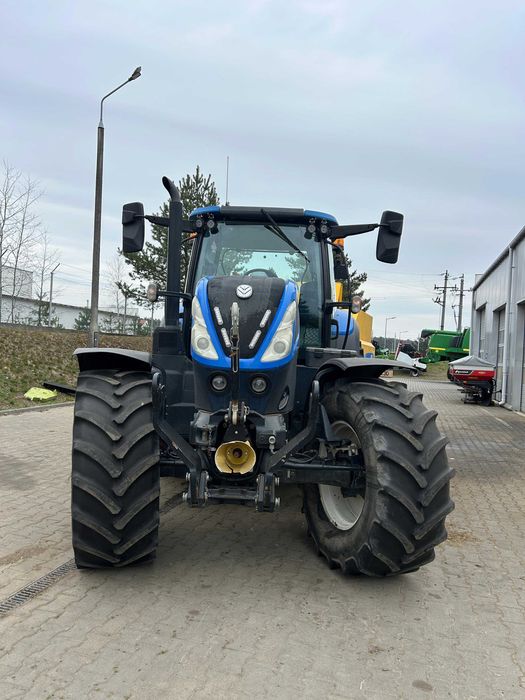 Ciągnik rolniczy T7.165 krajowy
