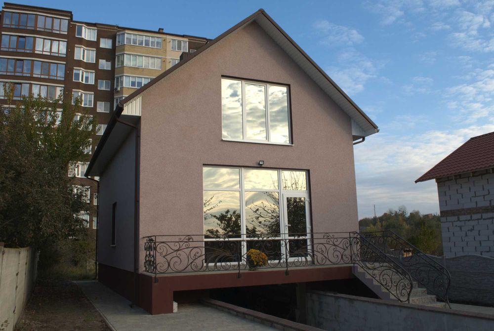 Новий чарівний будинок з гаражем, Луцьк в районі Володимирської