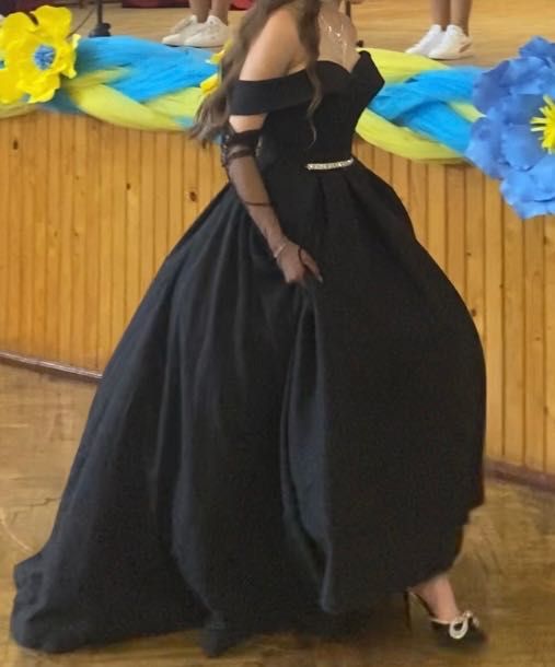 Продається випускна сукня