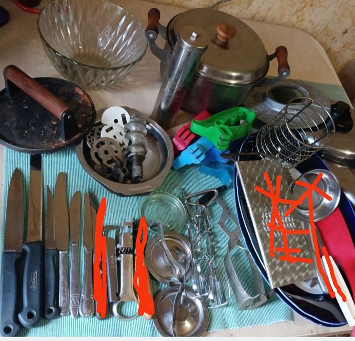 Кухонна утварь,посуд