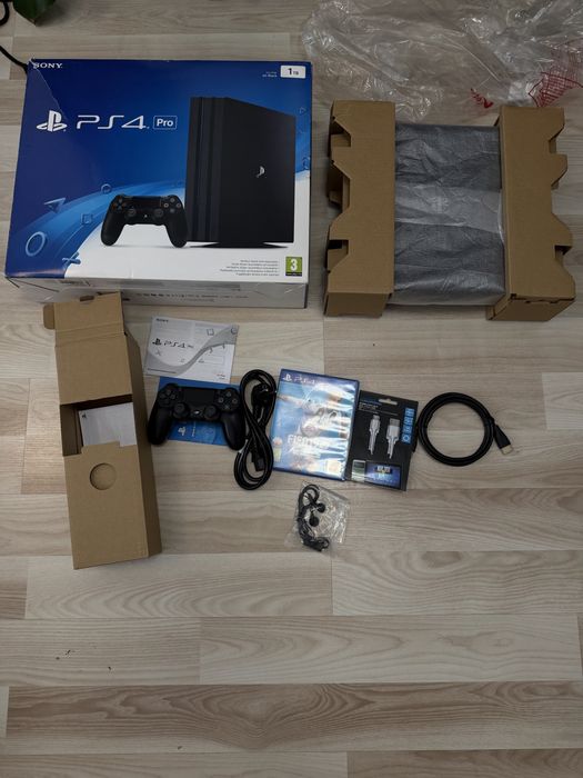 Konsola Sony PlayStation 4 Pro 1TB (Jet Black) + Gra + Pełne Okablowanie