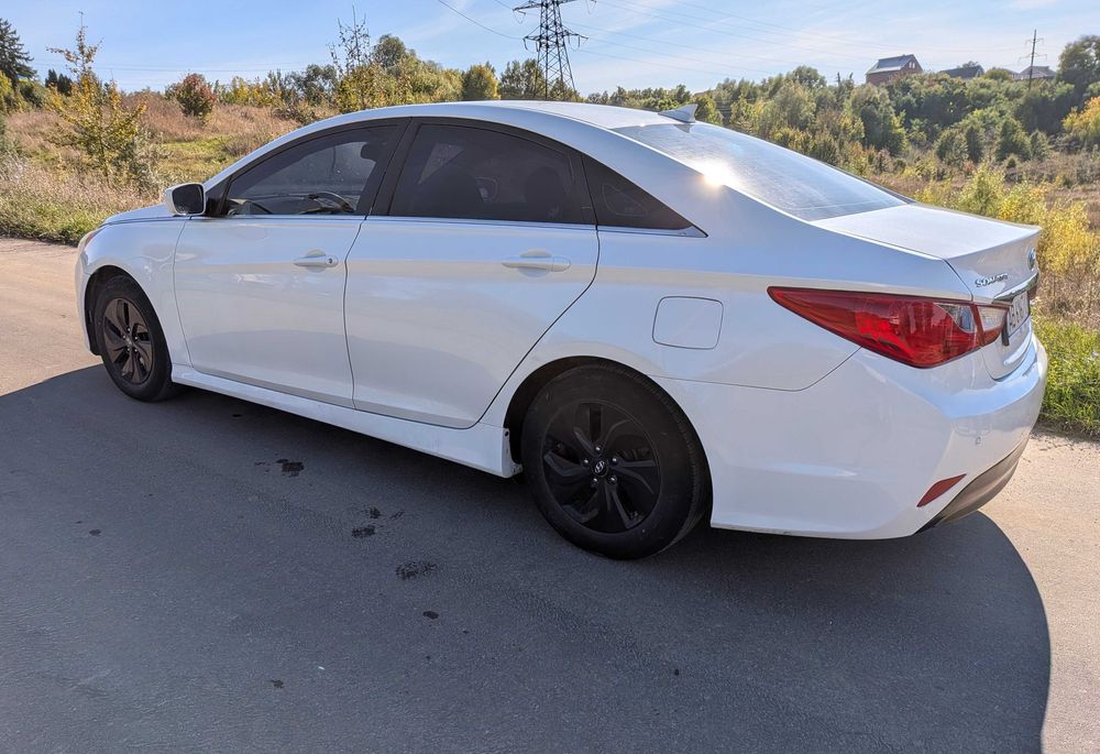 Hyundai Sonata 2013 VI покоління  •  2.4 MHEV AT (206 к.с)  •  Base
