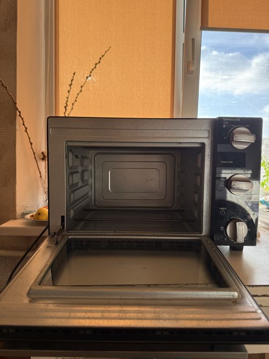 Електрична міні-піч Clatronic MBG 3726, відмінний стан