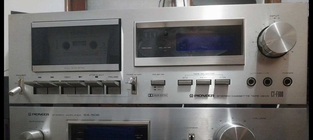 Leitor de cassetes Pioneer CT -F600