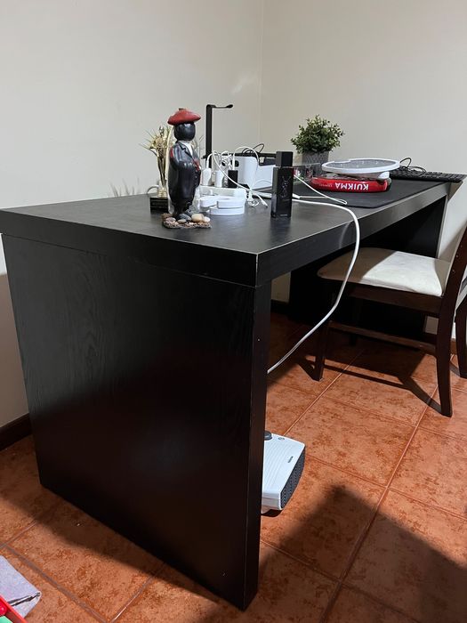 Secretária MALM IKEA painel extraível