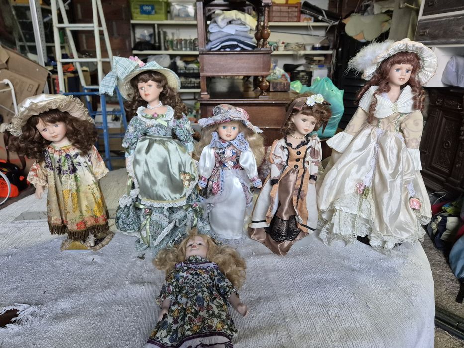 Bonecas antigas de porcelana