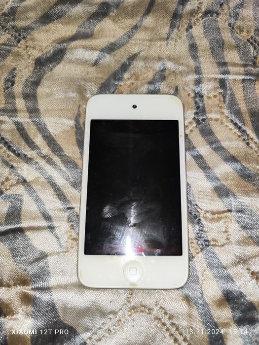 Продам плеер iPod  8 g