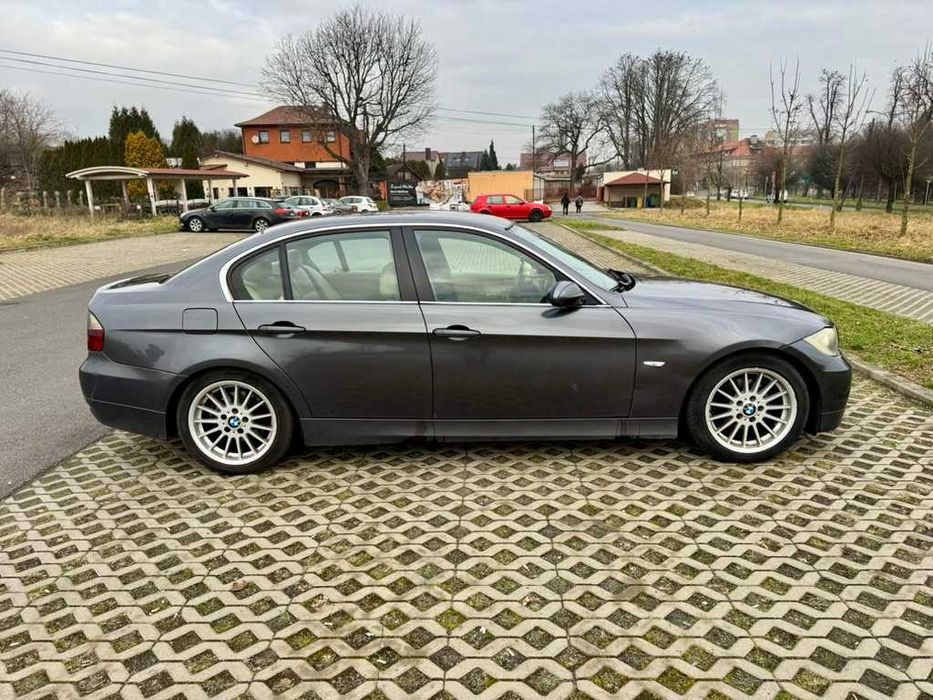 BMW 320i E90 2.0 Benzyna