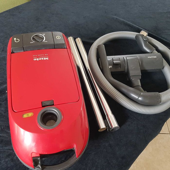 Miele odkurzacz 1400 W sprawny bardzo dobra moc