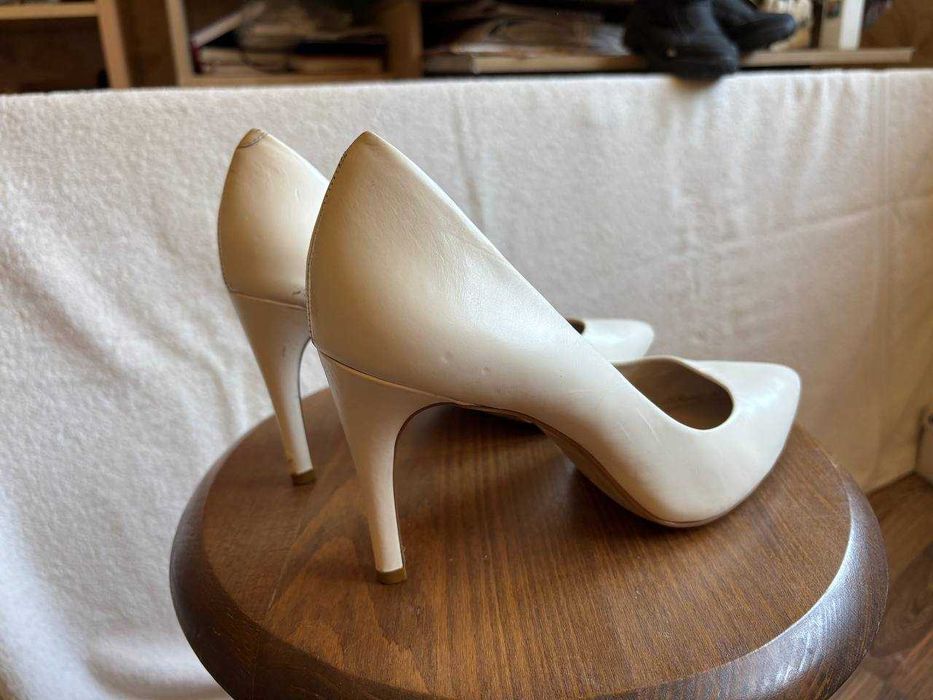 Туфли белые модельные